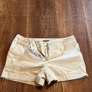 Express khaki Shorts with Classic Design